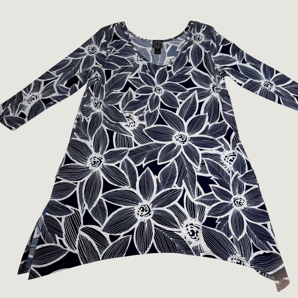 Clara Sunwoo Tunic XS Navy Blue Floral No wrinkle Travel 3/4 Sleeve Top